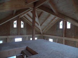 loft view of post and beam ceiling, post and beam house, laminated logs, heavy timbers, Timberhaven, log homes, log cabin kits, kiln dried